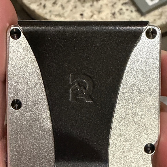 Ridge Silver and Black Card Holder Wallet W/ Money Clip - Picture 2 of 5